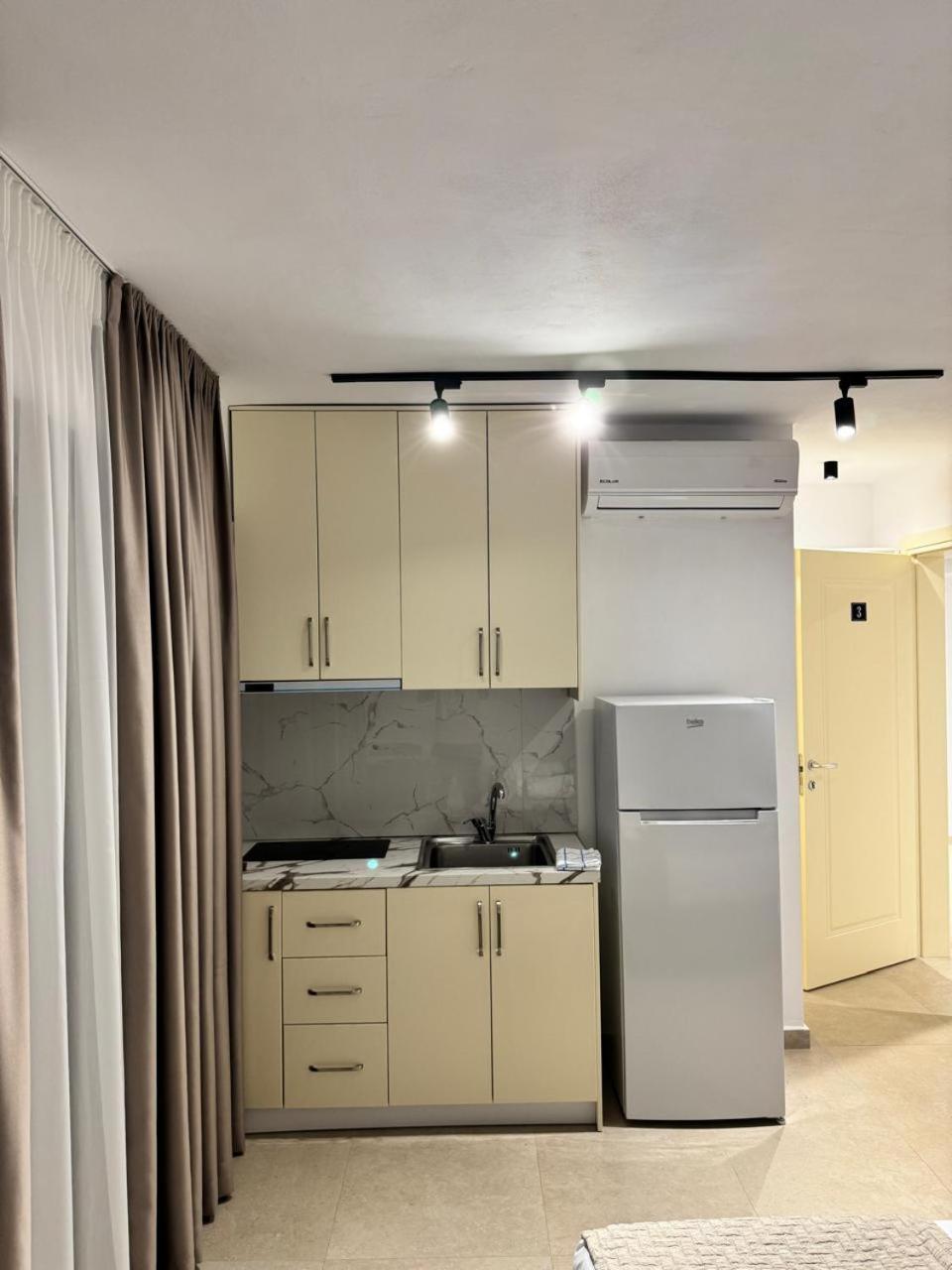 Studio Taraj Ksamil Buitenkant foto